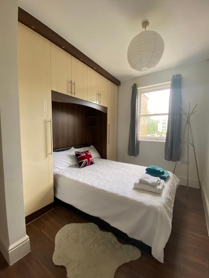 Notting Hill Next Door Bedroom In The Share Flat Londra Esterno foto