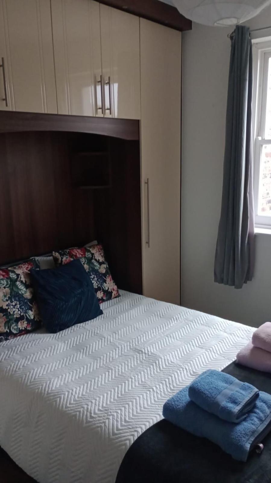 Notting Hill Next Door Bedroom In The Share Flat Londra Esterno foto